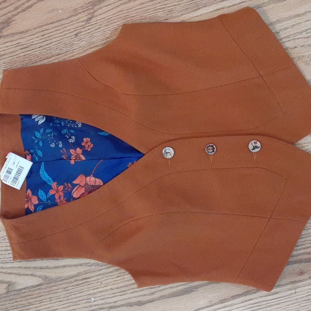Finishing touches vest in burnt orange - Picture 12 of 16